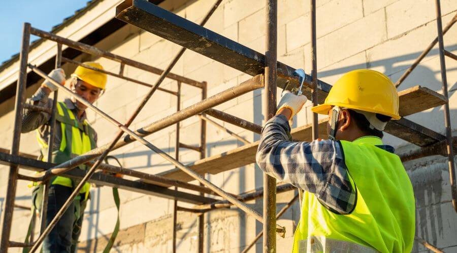 Professional gutter cleaning in Middletown, CT
